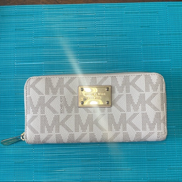 Michael Kors Handbags - Michael Kors Wallet